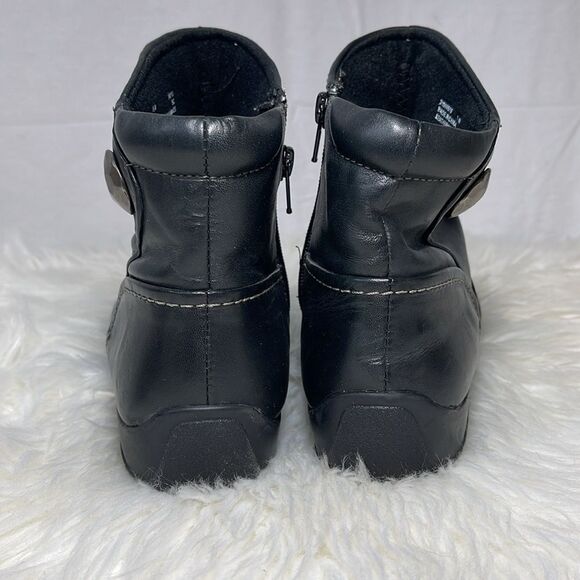 Clarks Artisan Black Leather Ruched Side Zip Booties Sz 8.5 - Picture 3 of 6